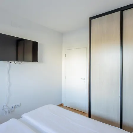 Kame Apartment *