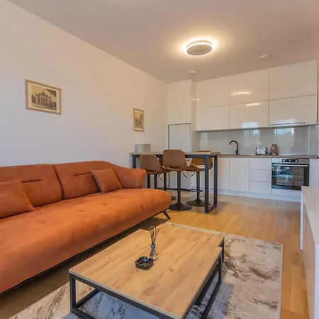 Kame Apartment *