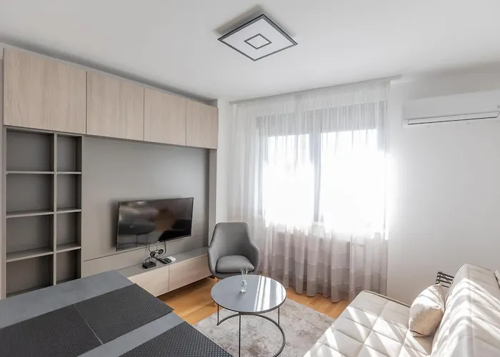 Kame 亀 아파트 *