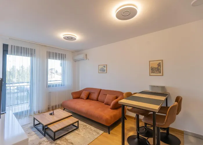 Kame 亀 아파트 노비사드